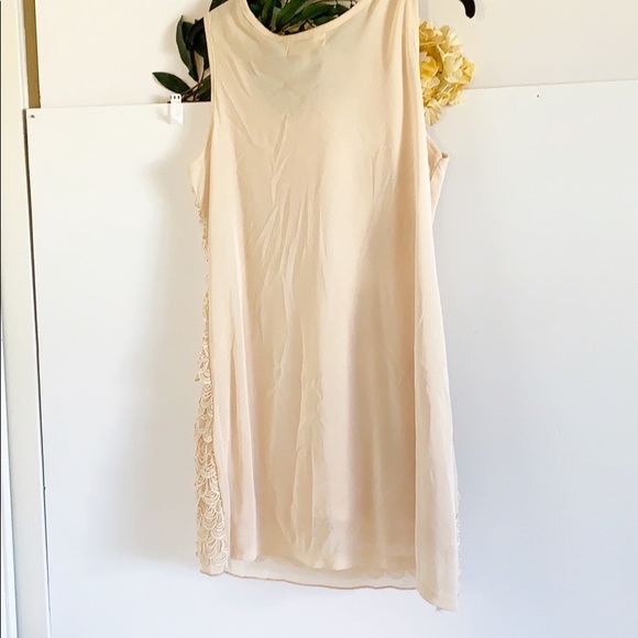 Pretty Angel Crochet Silk Flower Stretch Tunic! - Picture 4 of 4